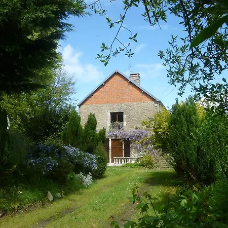 Carbonnelle Guest house Montgardon